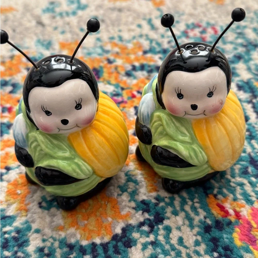 Burton‎ and Burton ladybug salt and pepper shakers
